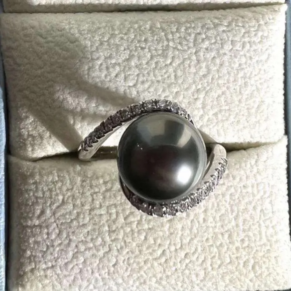 Black south sea Tahitian pearl with lab diamonds accent in 14kt white gold pl